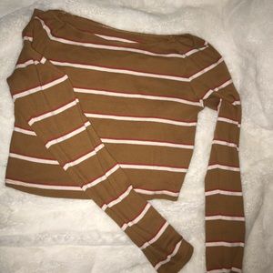 WILD FABLE off the shoulder long sleeve